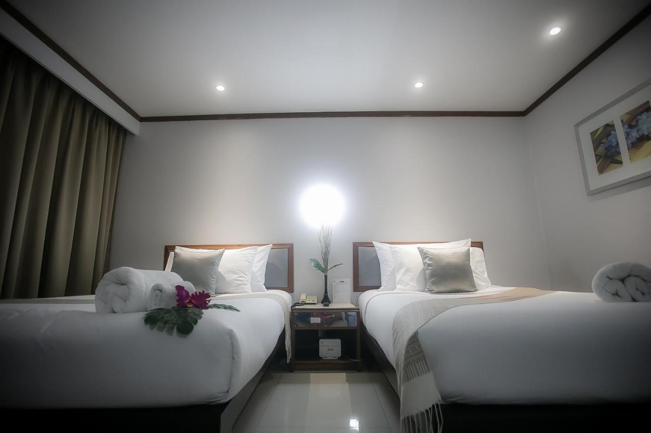 Friday Hotel Uttaradit Bagian luar foto