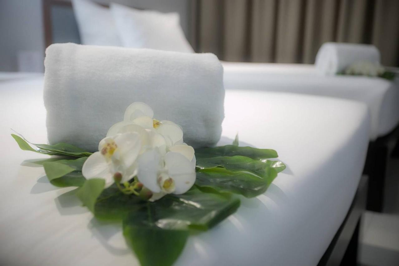 Friday Hotel Uttaradit Bagian luar foto