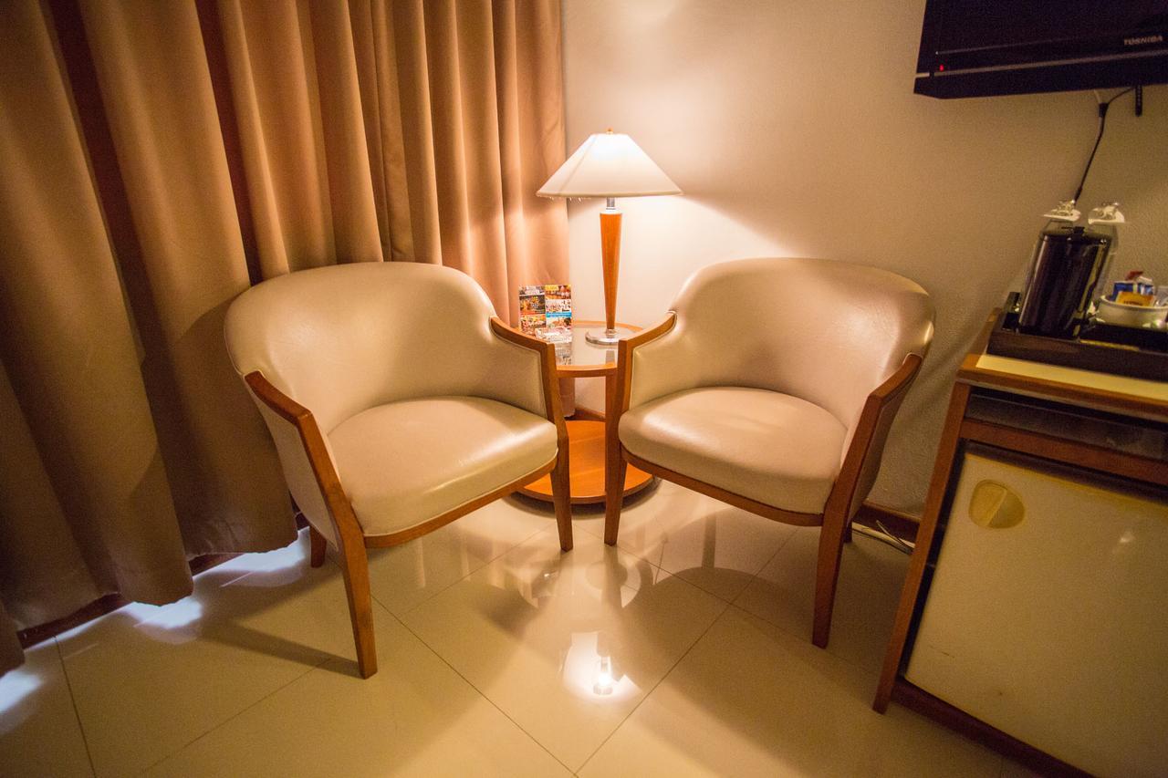Friday Hotel Uttaradit Bagian luar foto