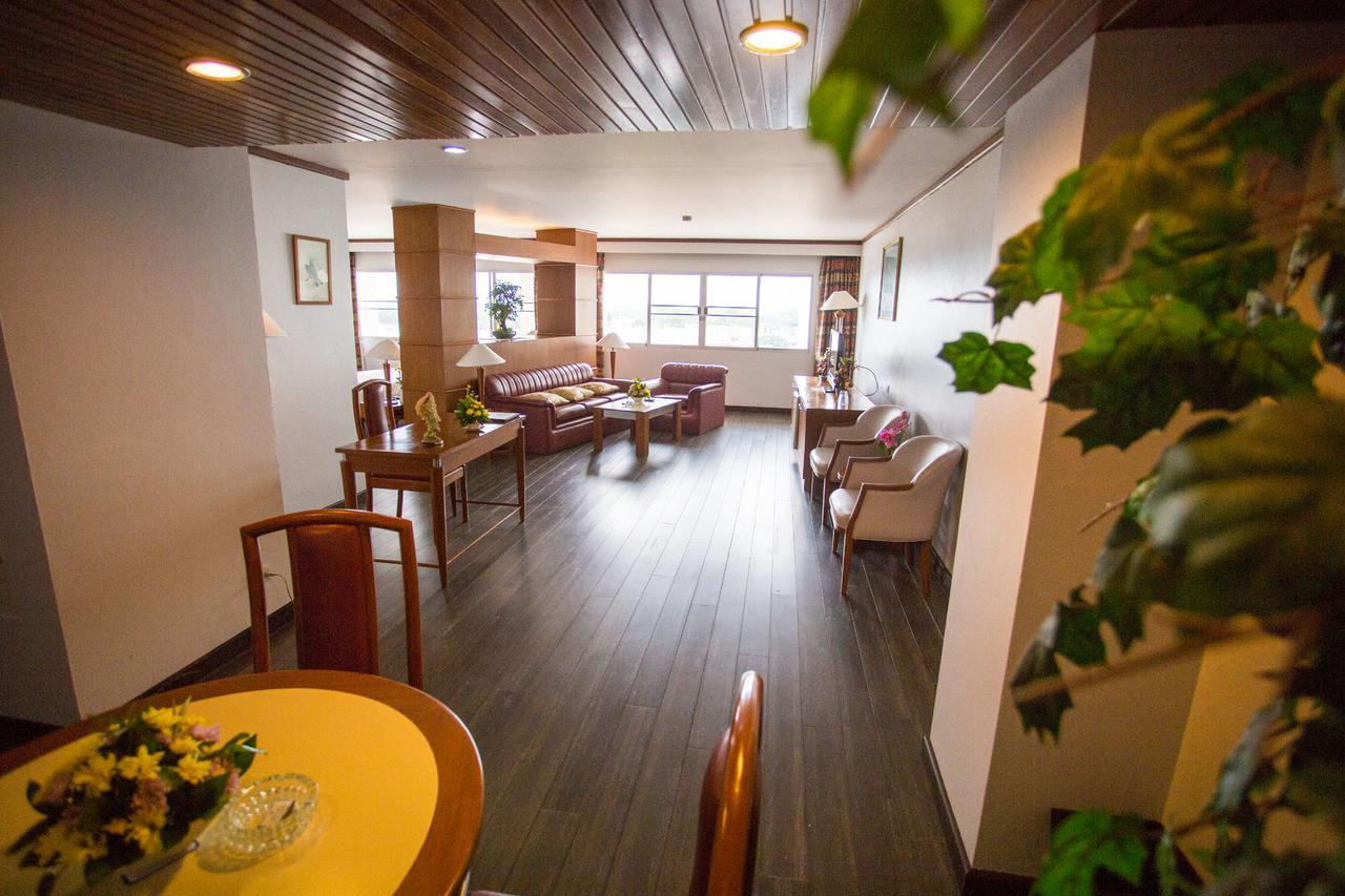 Friday Hotel Uttaradit Bagian luar foto